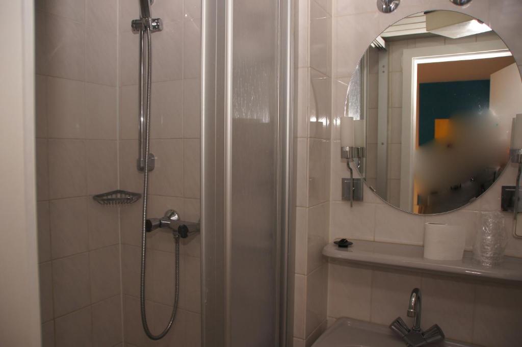 Hotel Paseo Aachen Rum bild